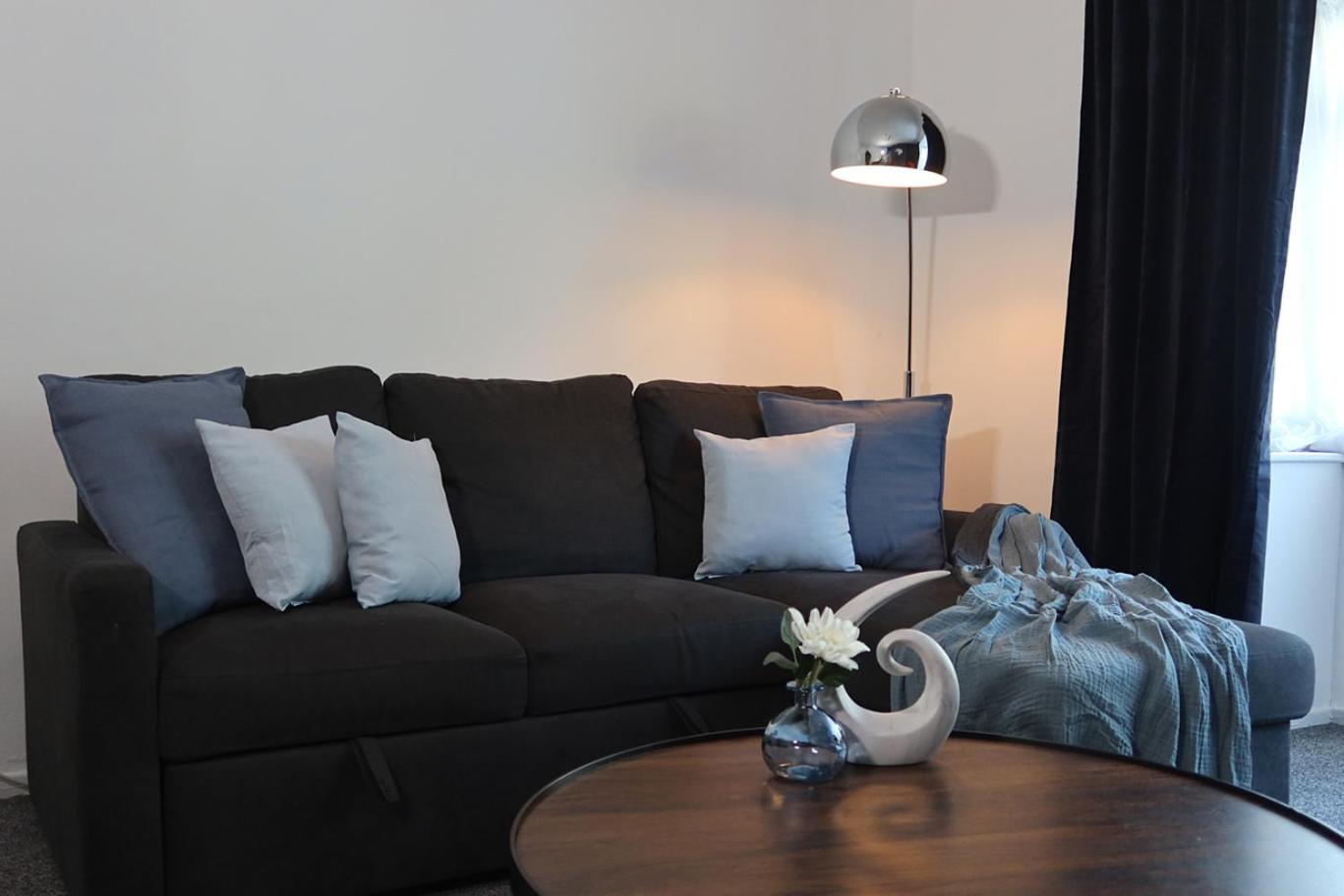 Spacious In - Free Parking Holiday home